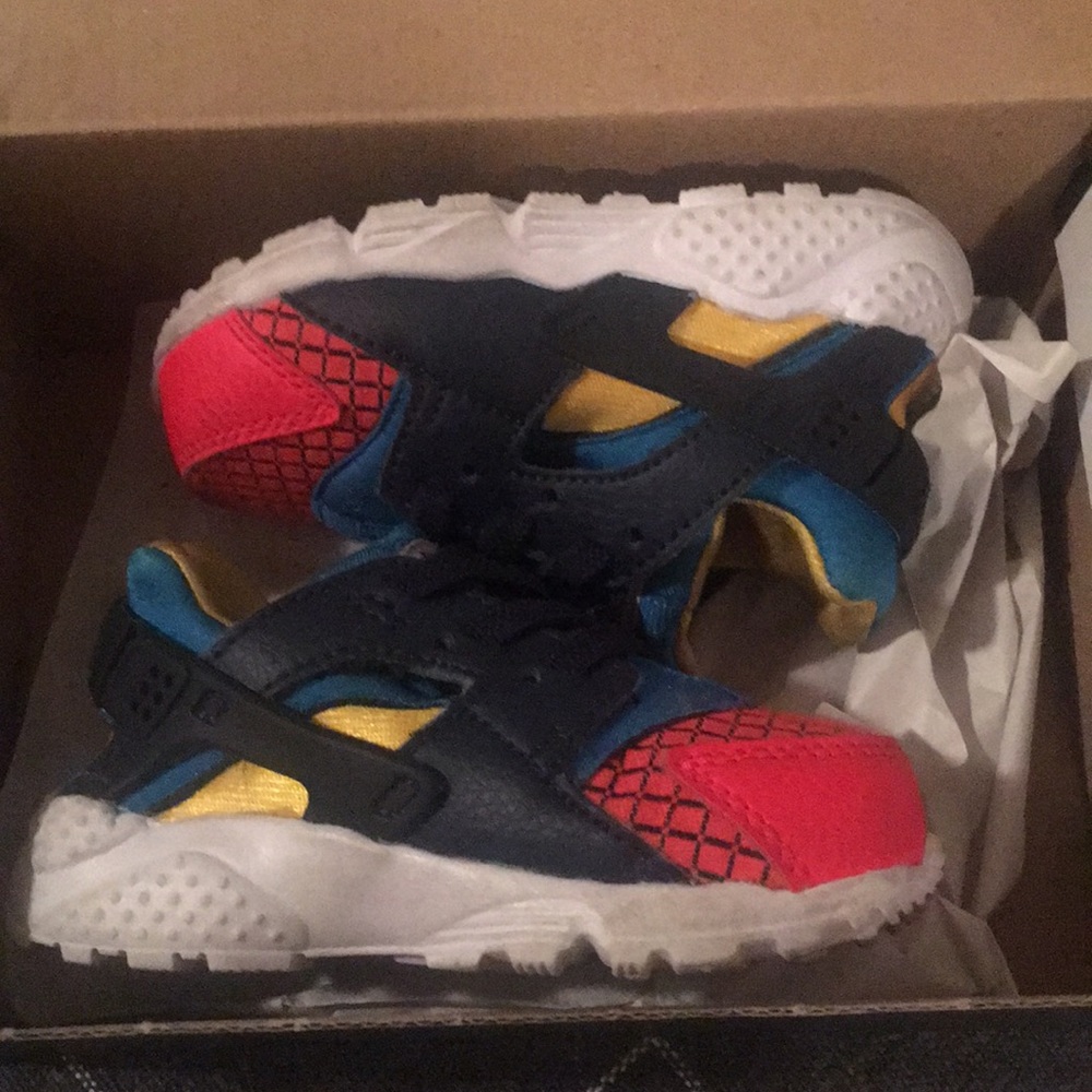 Infant sneakers